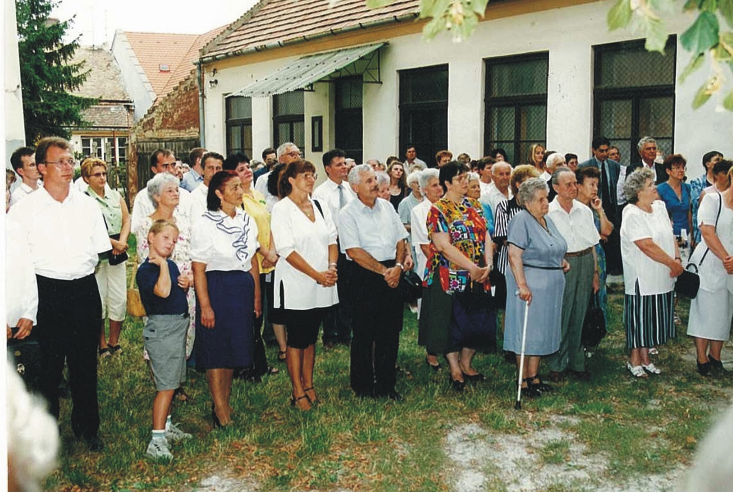 Kapunyitás 2001